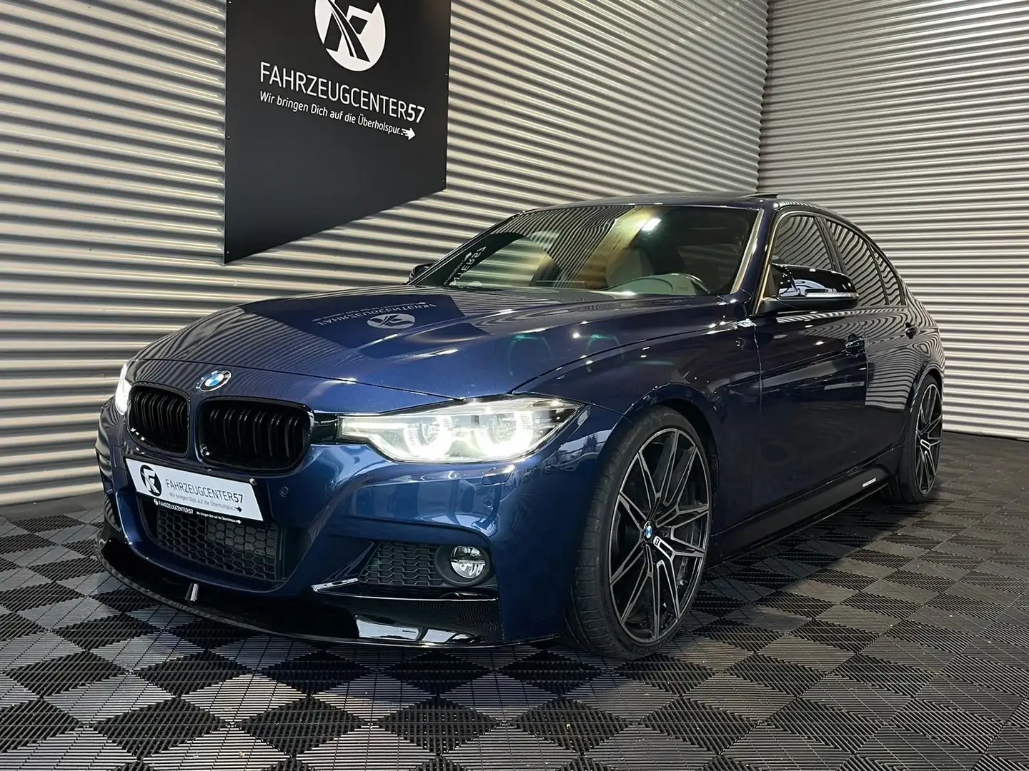 BMW 330 i xDrive M-PERFORMANCE/CARPLAY/HIFI/LED/RFK Blau - 2