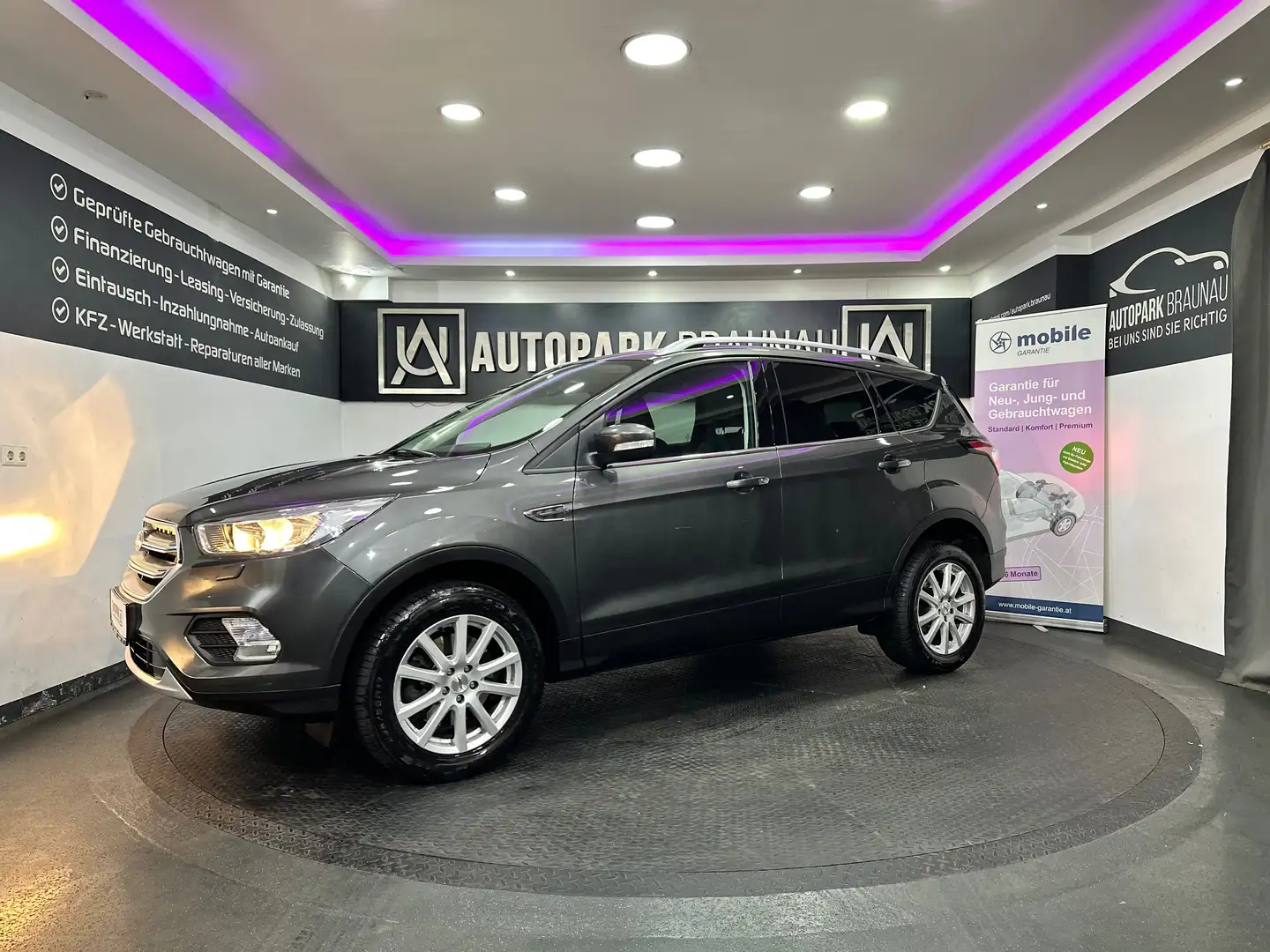 Ford Kuga 1.5 Trend *SZH*PDC* Grau - 2
