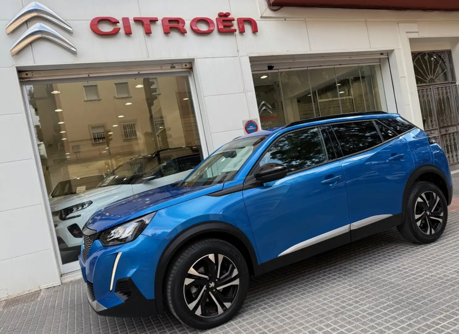 Peugeot 2008 1.2 PureTech S&S Allure 100 Azul - 2