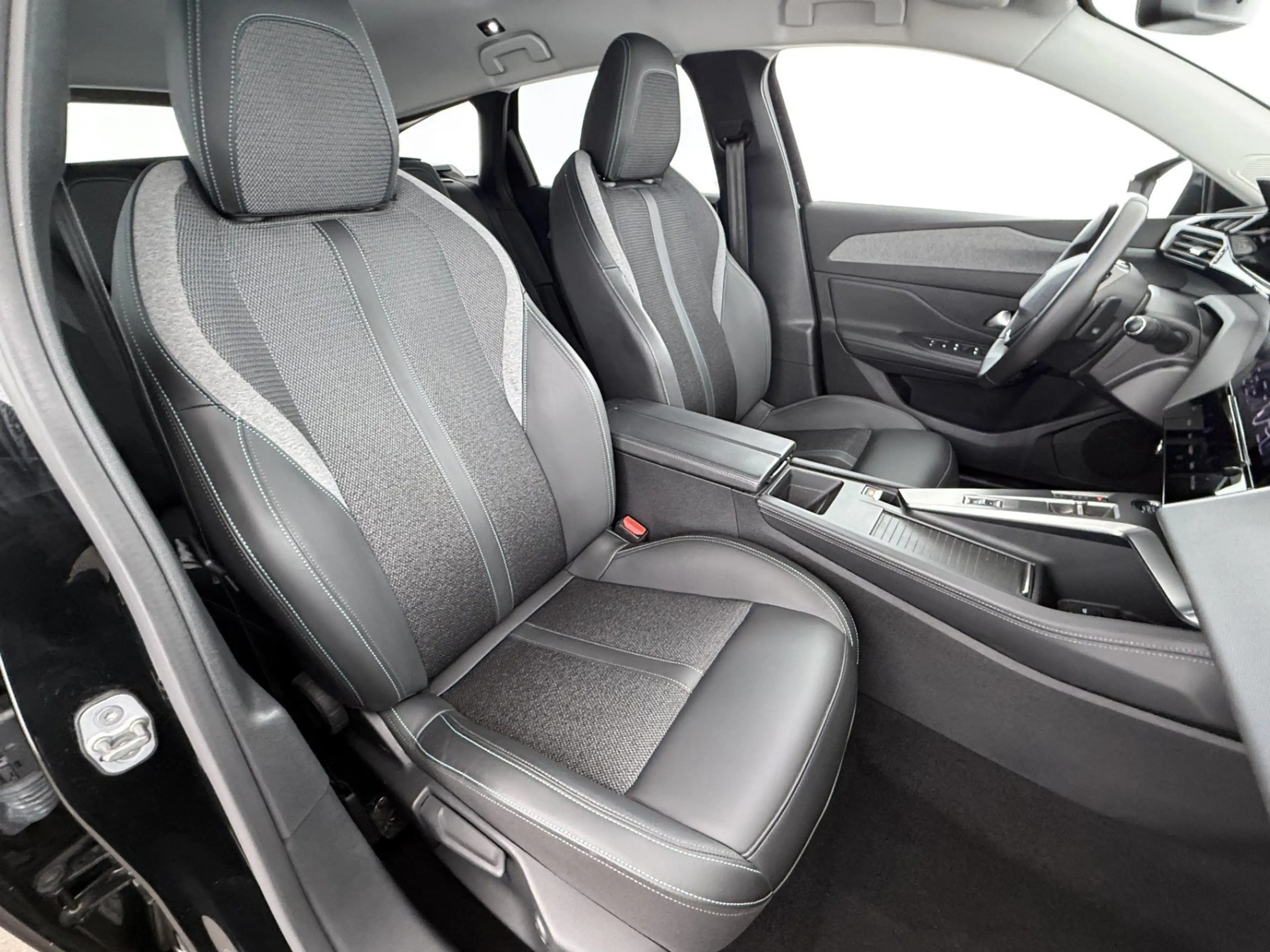 Peugeot 308 SW 1.5 BlueHDi 130 Allure Aut LED LEDER NAVI — photo 15