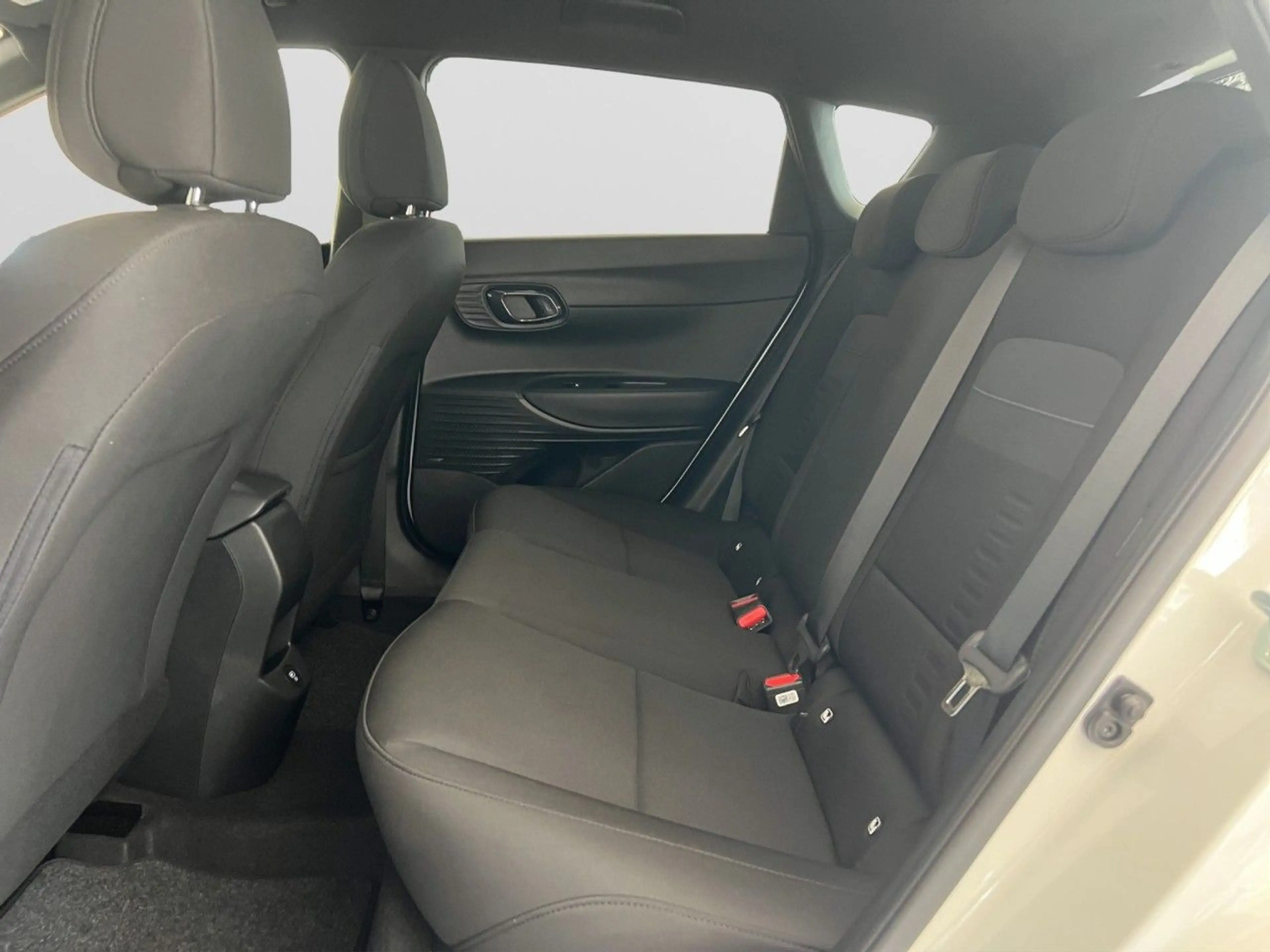 Hyundai BAYON Blackline MIT BOSE-SOUND + VOLL-LED U.V.M! — photo 15