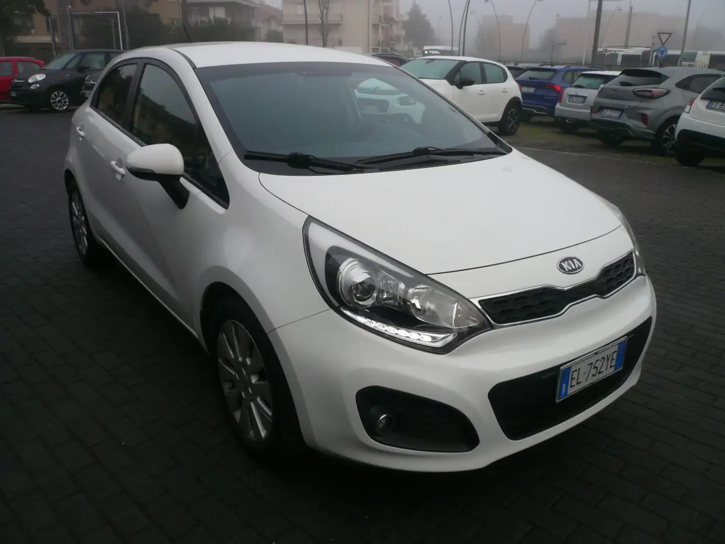 Kia Rio Rio III 2011 5p 1.2 EX Plus per Neopatentati Bianco - 1