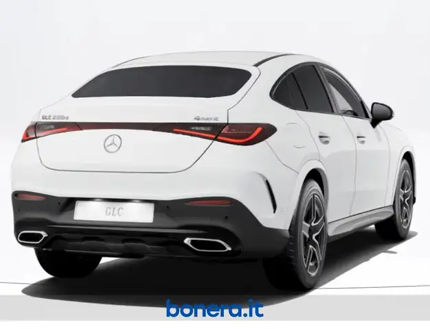 Mercedes-Benz GLC view 4