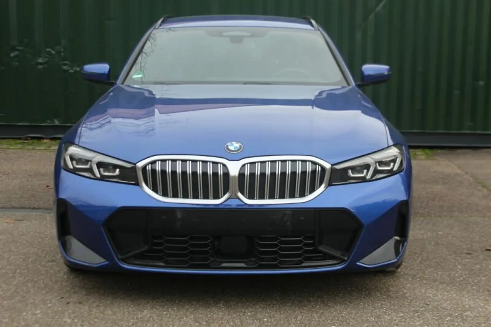 BMW 320 d xDrive Touring M Sport Navi.LED.Standhz.AHK Bleu - 2
