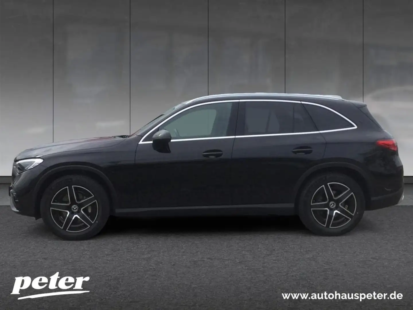 Mercedes-Benz GLC 200 4MATIC AMG, Panoramadach, AHV Noir - 2