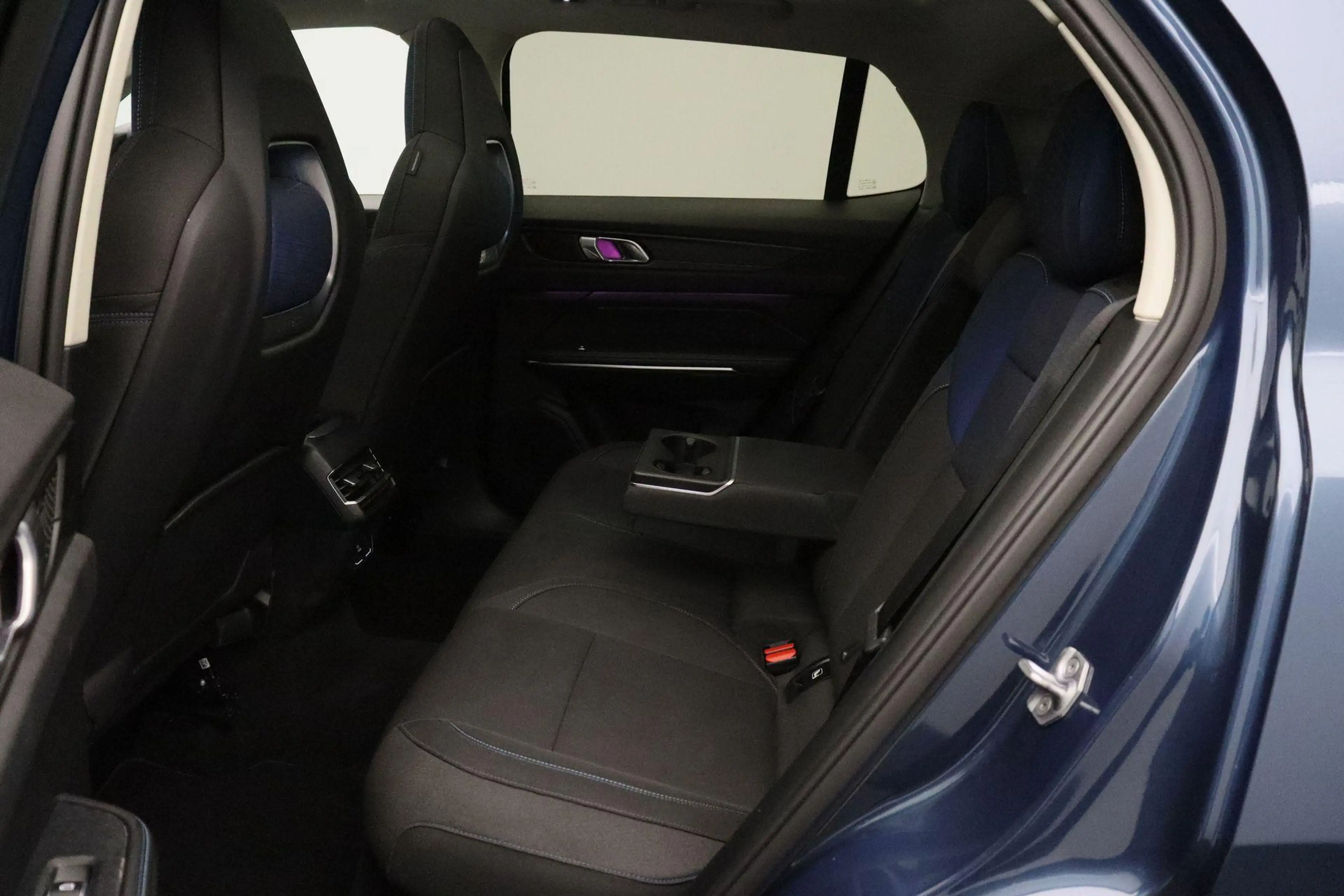 Lynk & Co 01 1.5 2023 Plug-In Hybrid | 360 Camera | Infinity | — photo 12