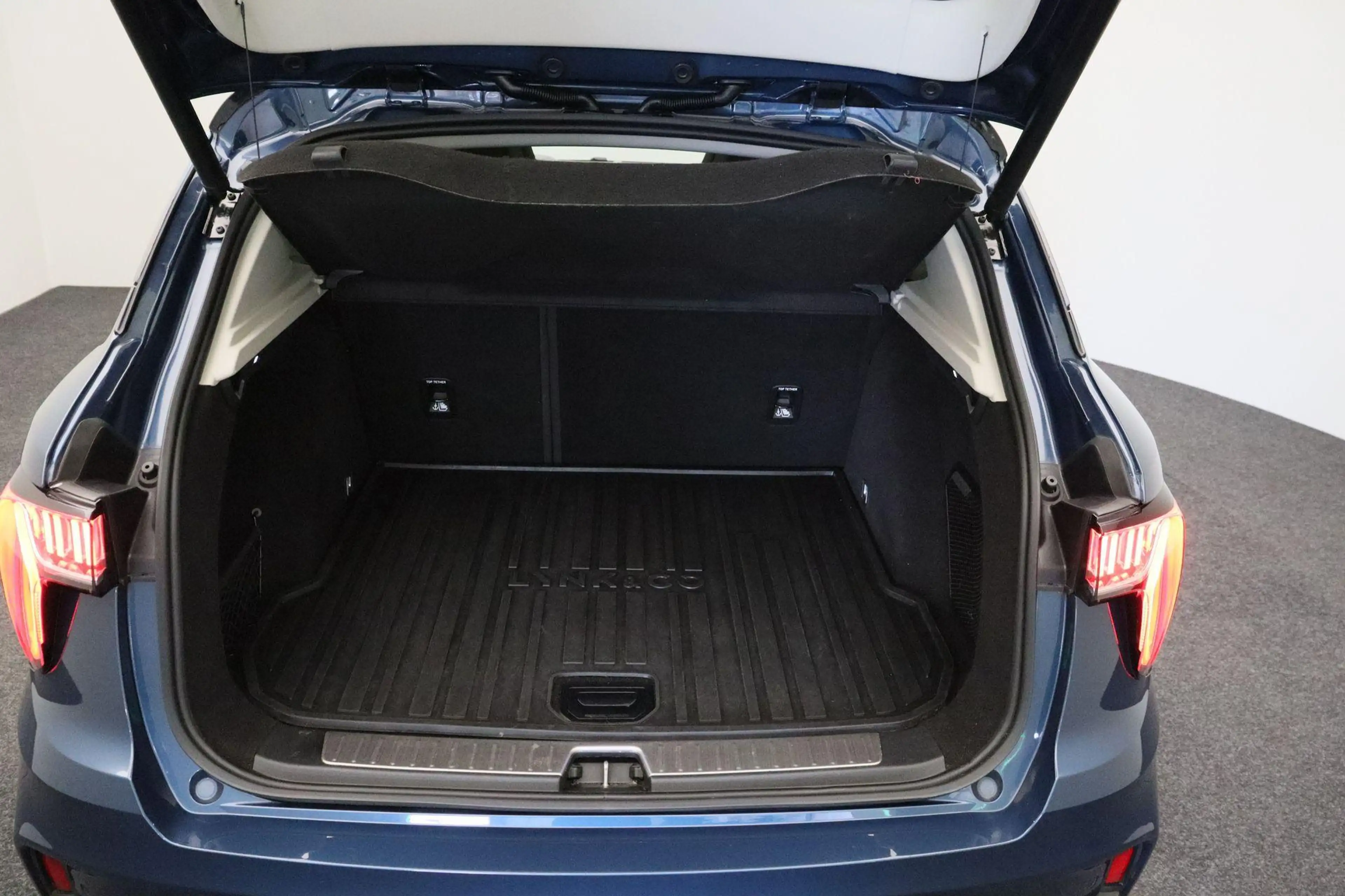 Lynk & Co 01 1.5 2023 Plug-In Hybrid | 360 Camera | Infinity | — photo 15