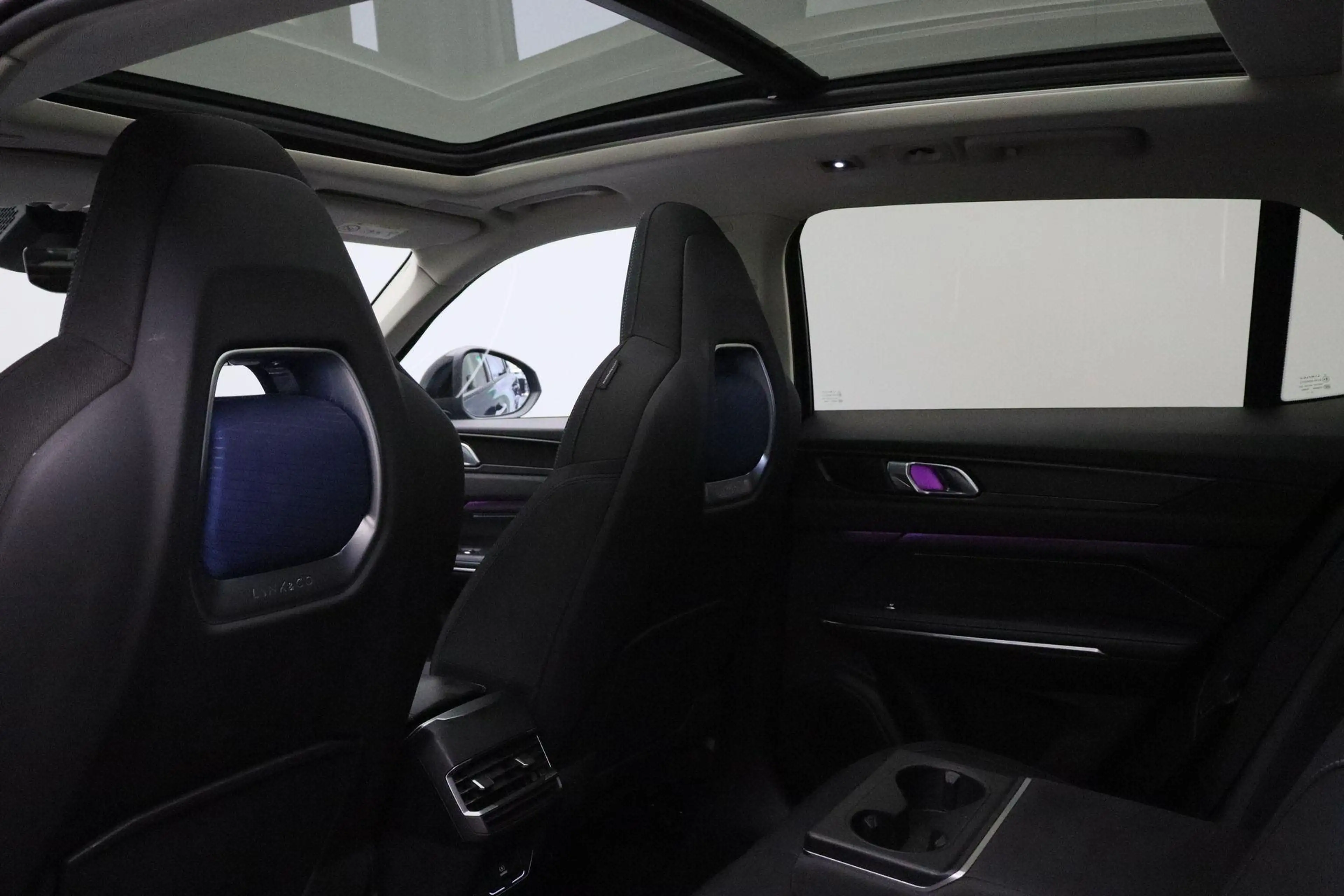 Lynk & Co 01 1.5 2023 Plug-In Hybrid | 360 Camera | Infinity | — photo 11