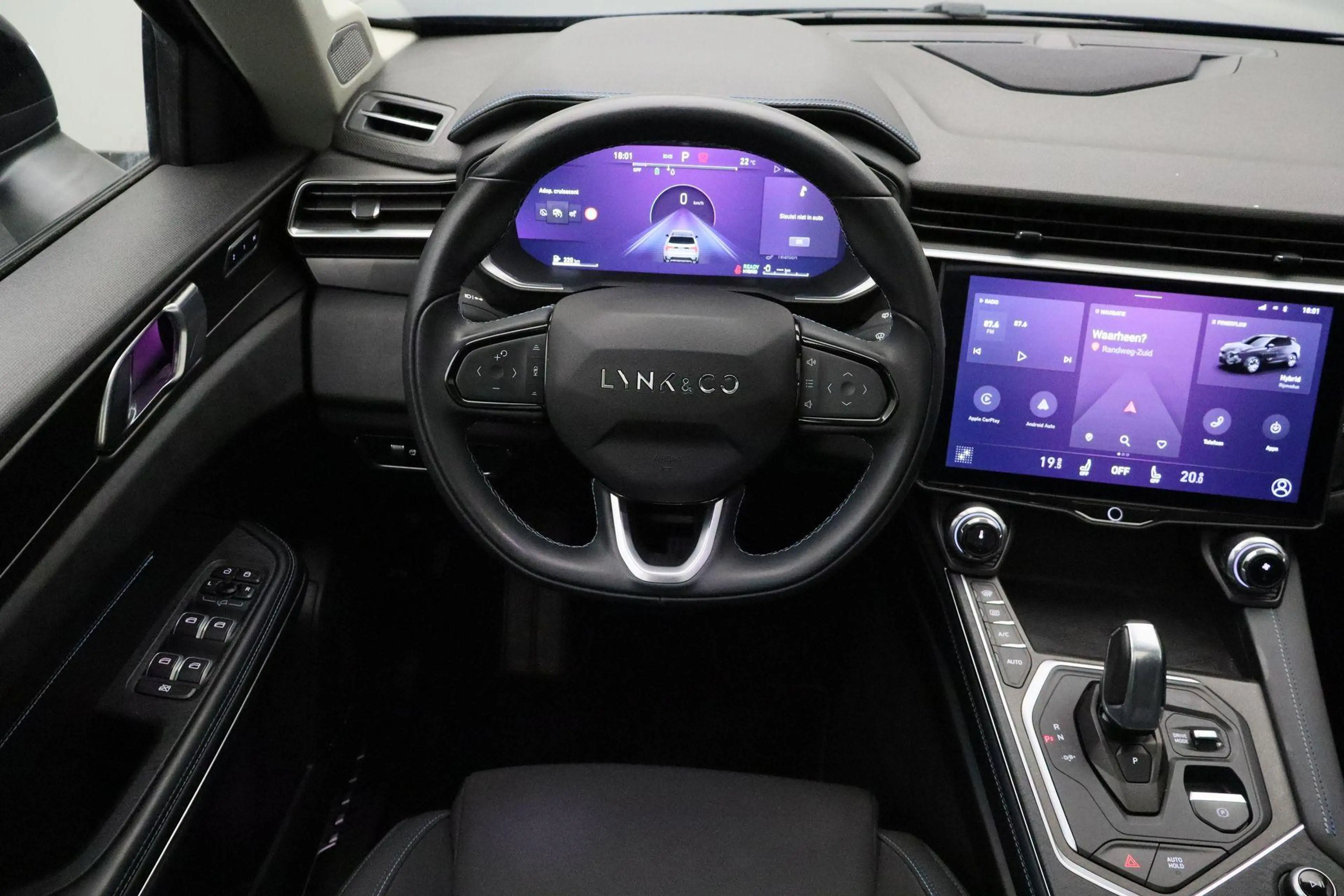 Lynk & Co 01 1.5 2023 Plug-In Hybrid | 360 Camera | Infinity | — photo 2