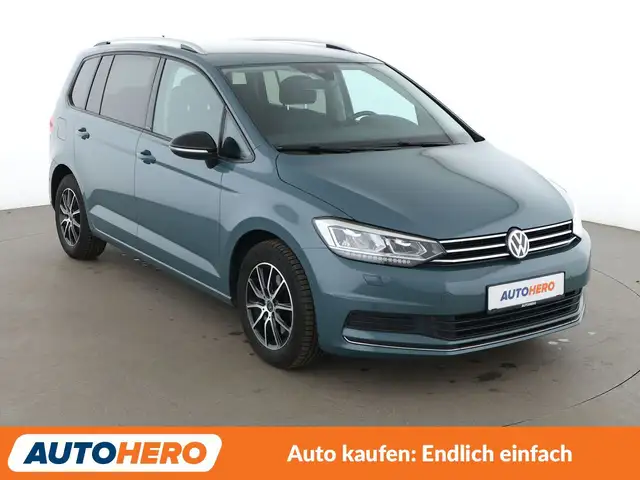 Volkswagen Touran view 8
