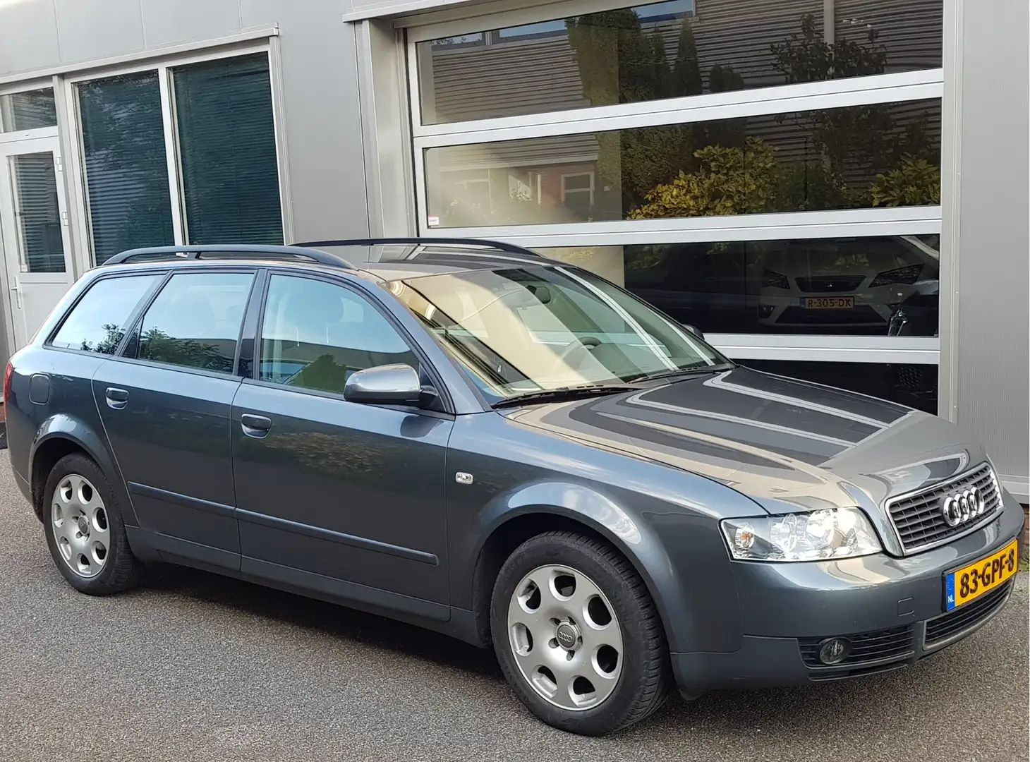 Audi A4 Avant 2.0 Airco/Ecc 2e Eig Nwe DistrRiem Rijdt Goe Grijs - 1