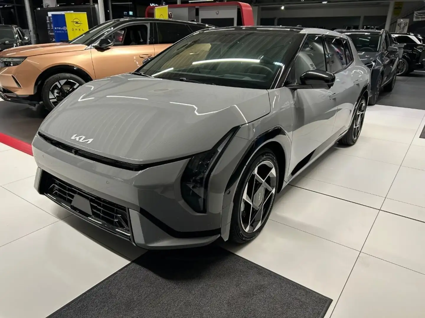 Kia EV4 HB FWD 81,4kWh GT-Line Grau - 2