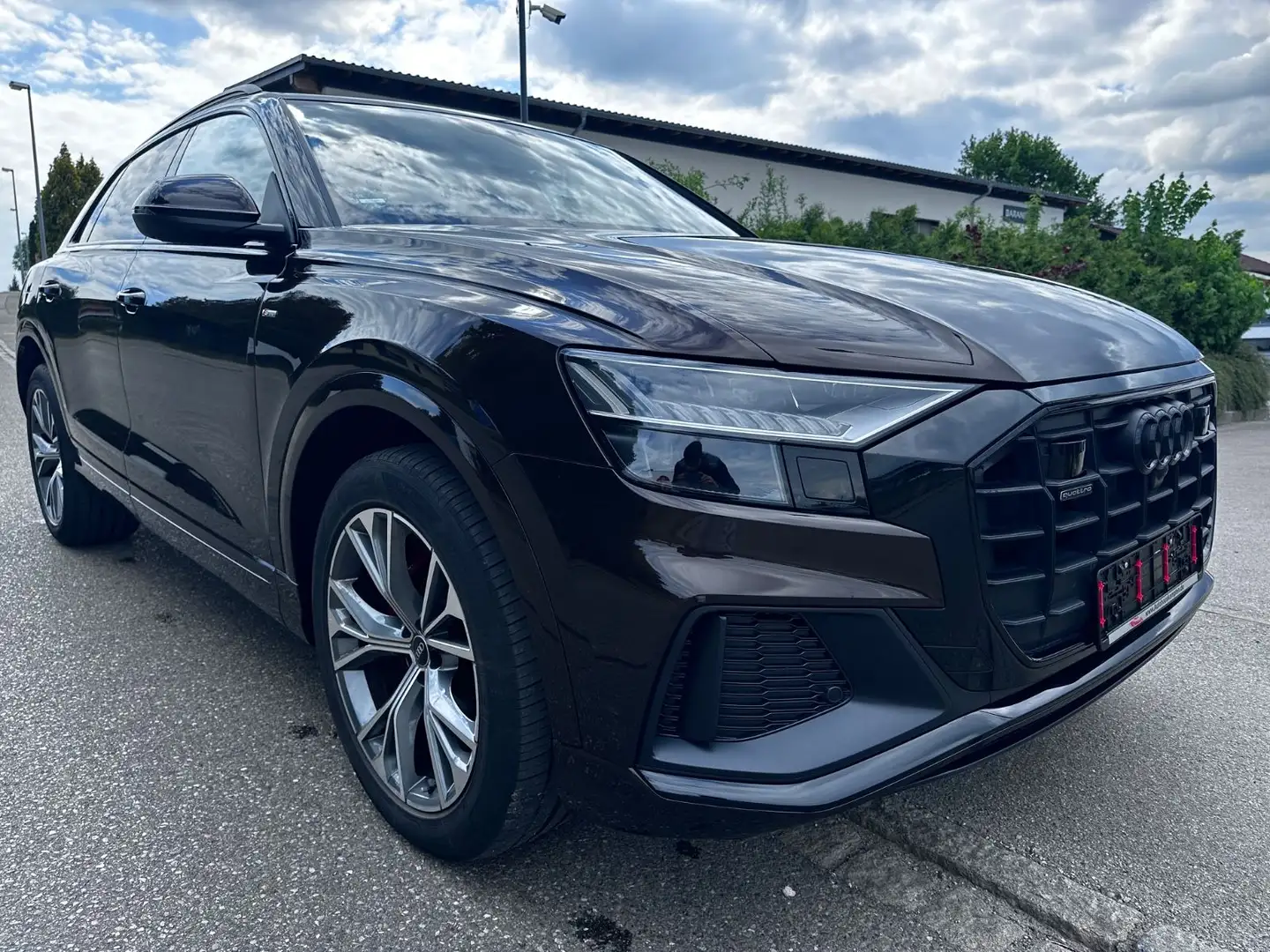 Audi Q8 50 TDI quattro S-Line PANO/NAVI/LED/SOFTCL. Brun - 1