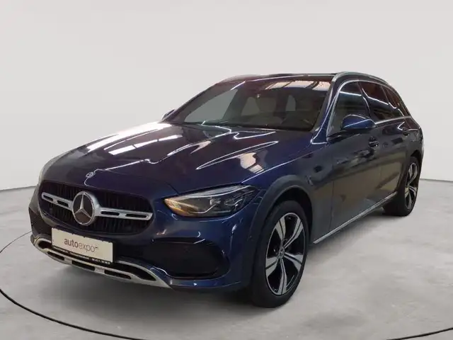Mercedes-Benz C-Class view 2