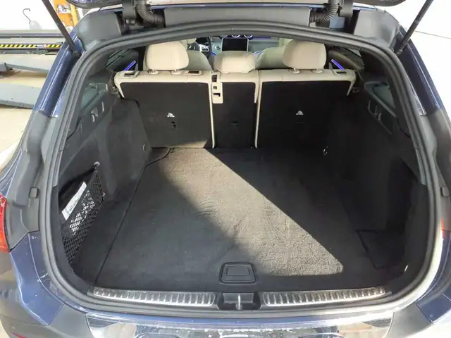 Mercedes-Benz C-Class view 15