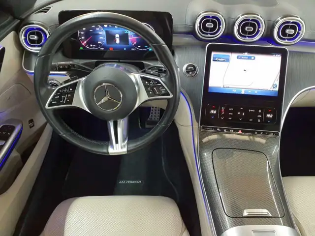 Mercedes-Benz C-Class view 9