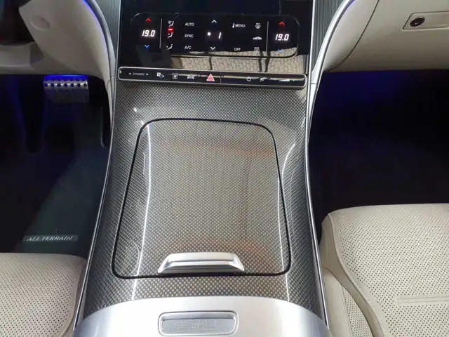 Mercedes-Benz C-Class view 10