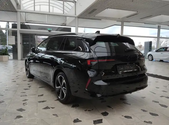 Opel Astra view 5