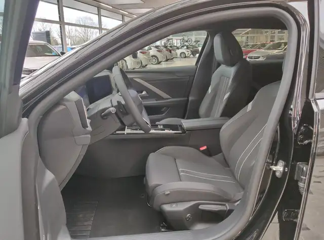 Opel Astra view 10