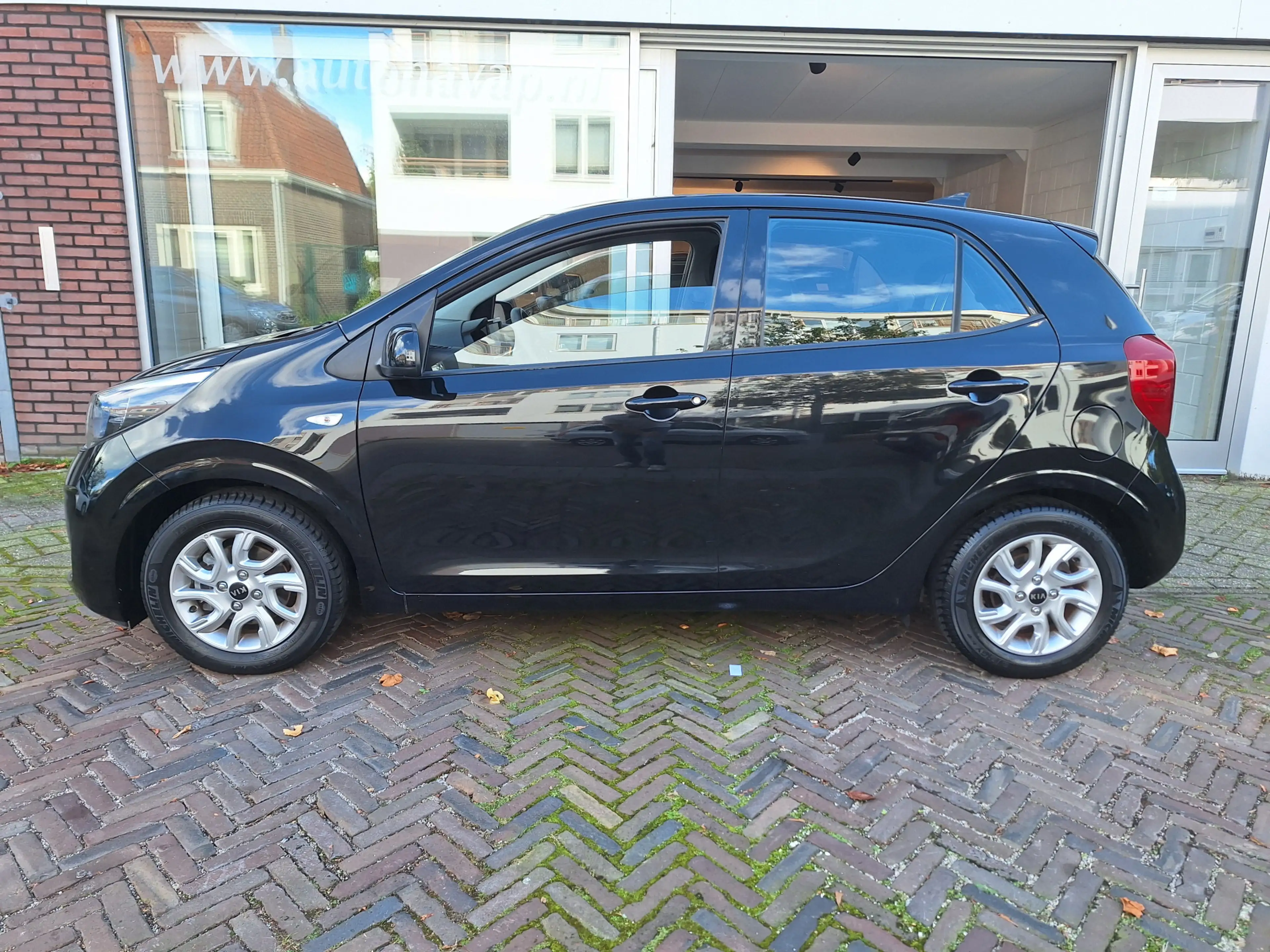 Kia Picanto 1.0 CVVT ComfortPlusLine Navigator /Camera/Navi/Ap — photo 10