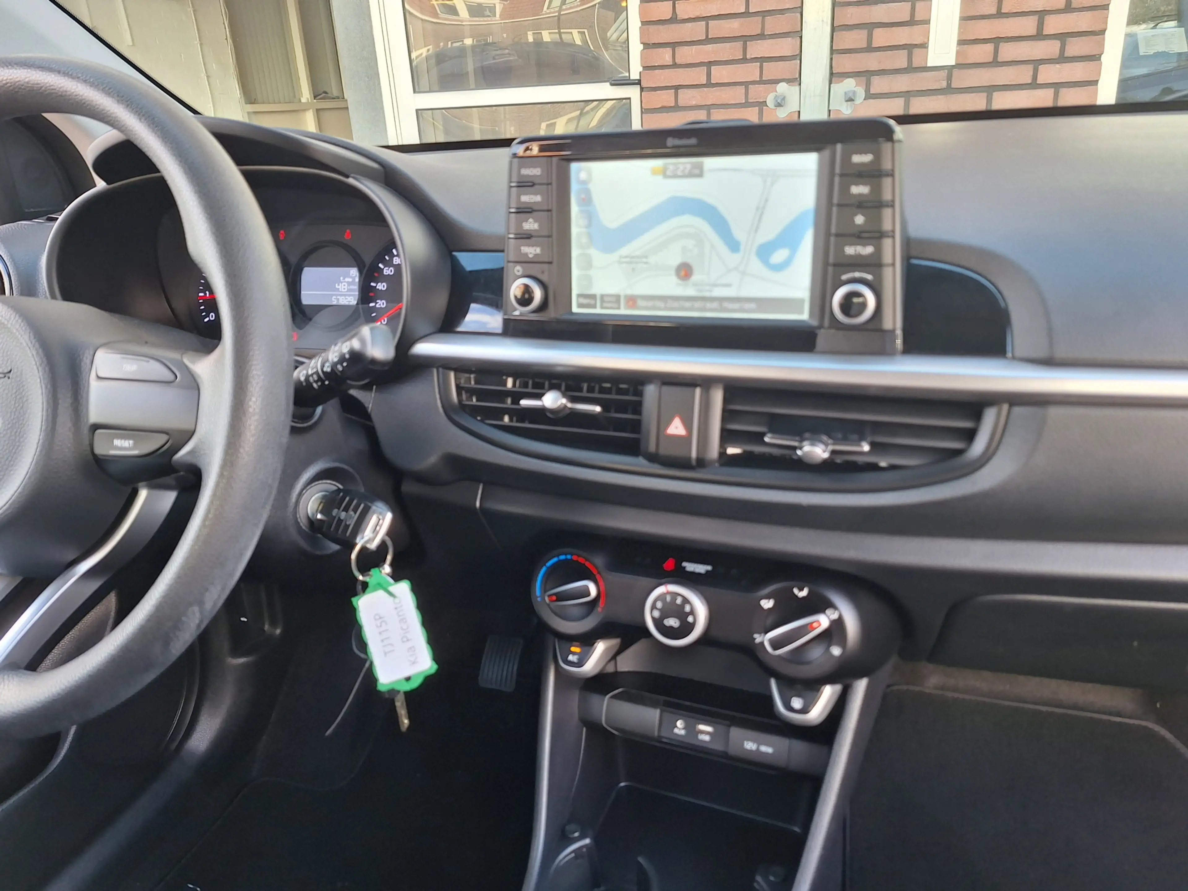 Kia Picanto 1.0 CVVT ComfortPlusLine Navigator /Camera/Navi/Ap — photo 18