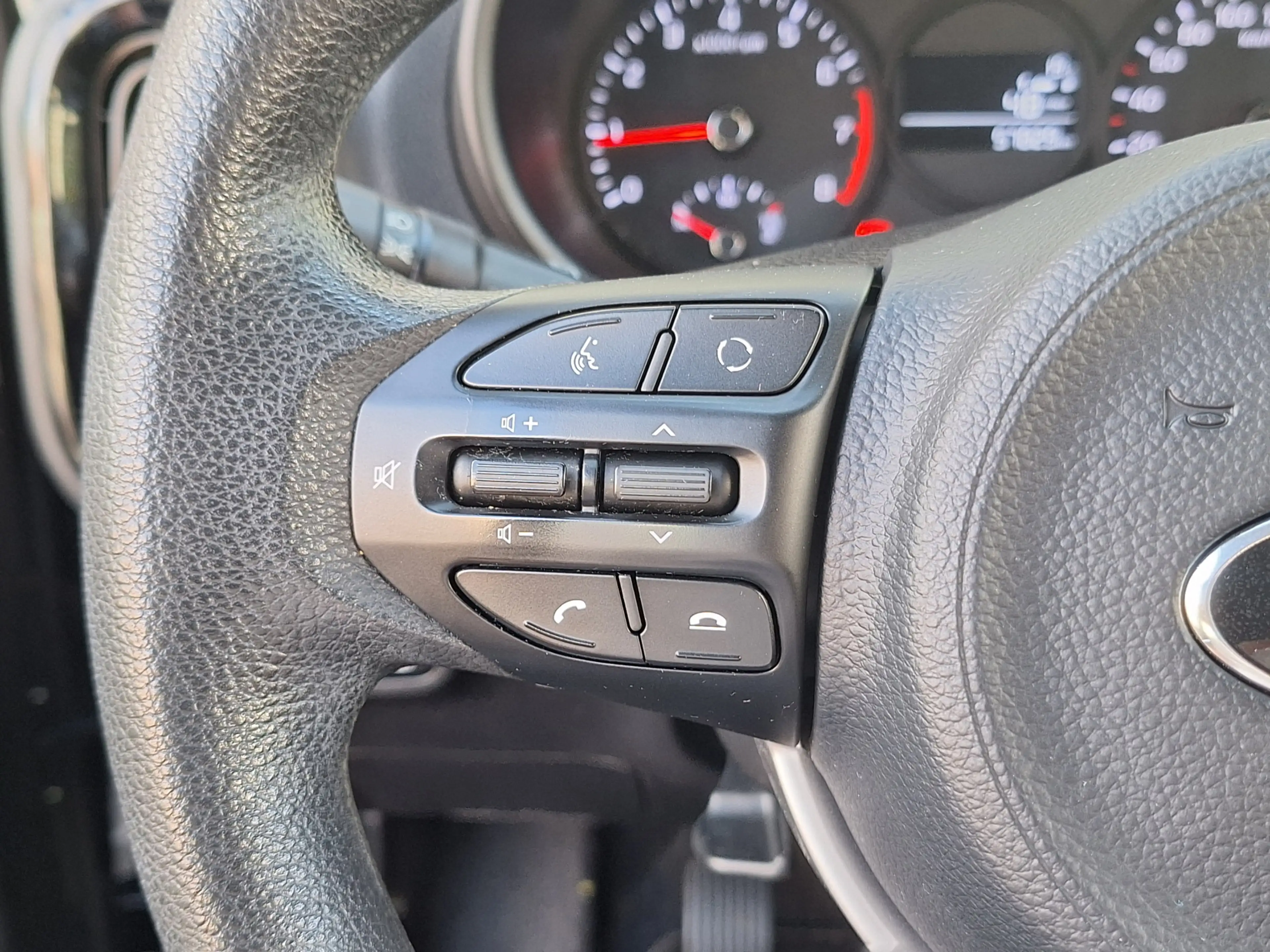 Kia Picanto 1.0 CVVT ComfortPlusLine Navigator /Camera/Navi/Ap — photo 26