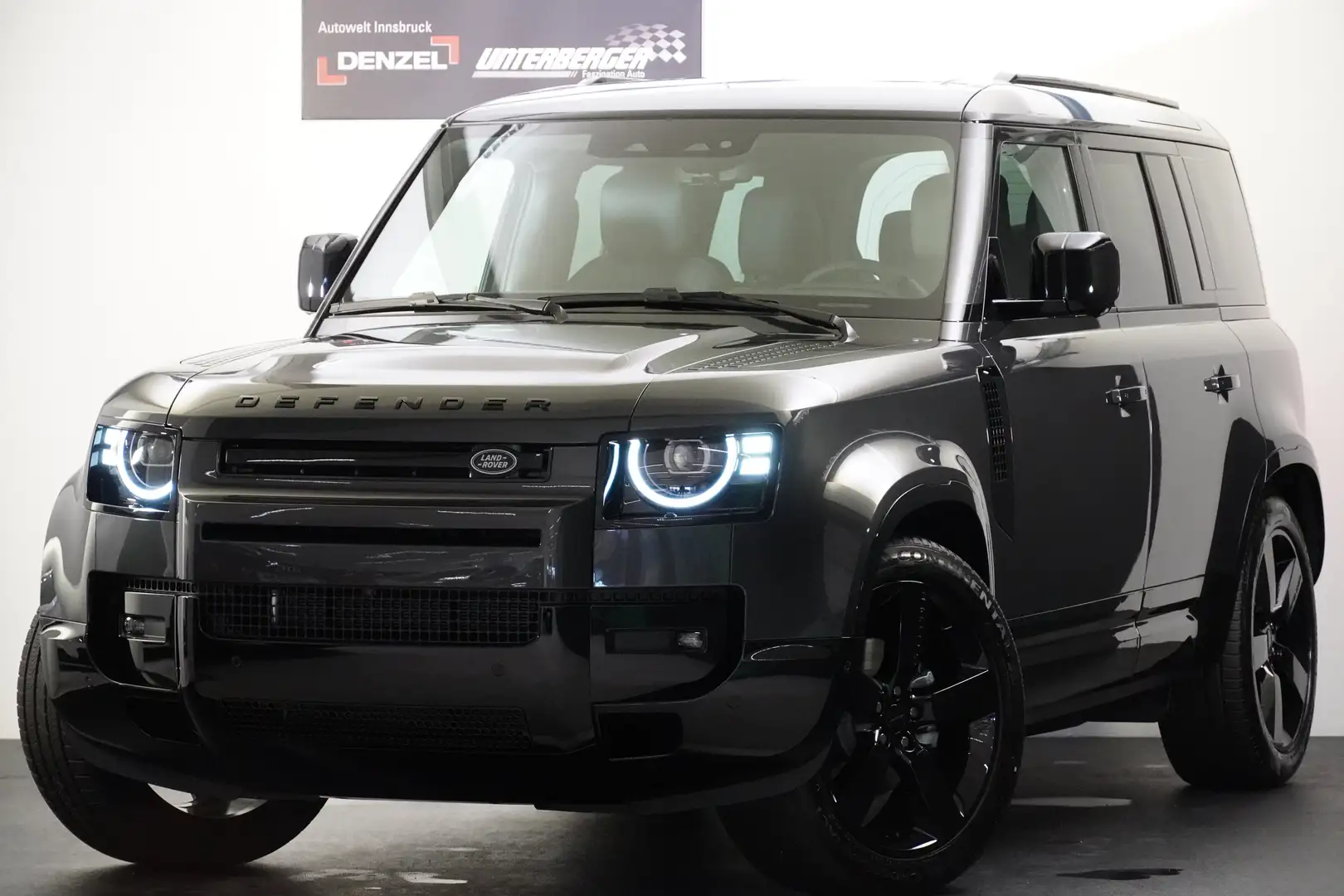 Land Rover Defender Defender 110 3.0 D6H X-Dynamic HSE DAB Grau - 1