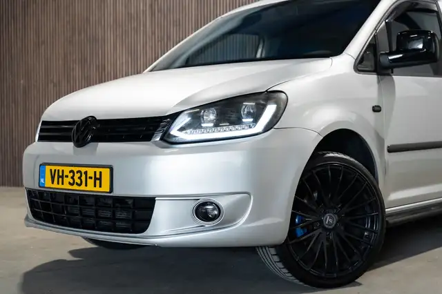 Volkswagen Caddy view 2