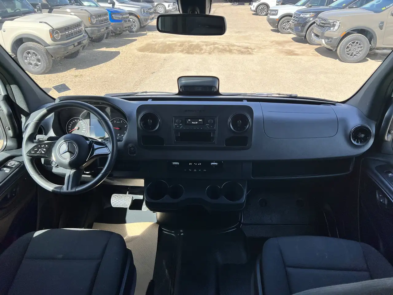 Mercedes-Benz Sprinter снимка Mercedes-Benz Sprinter