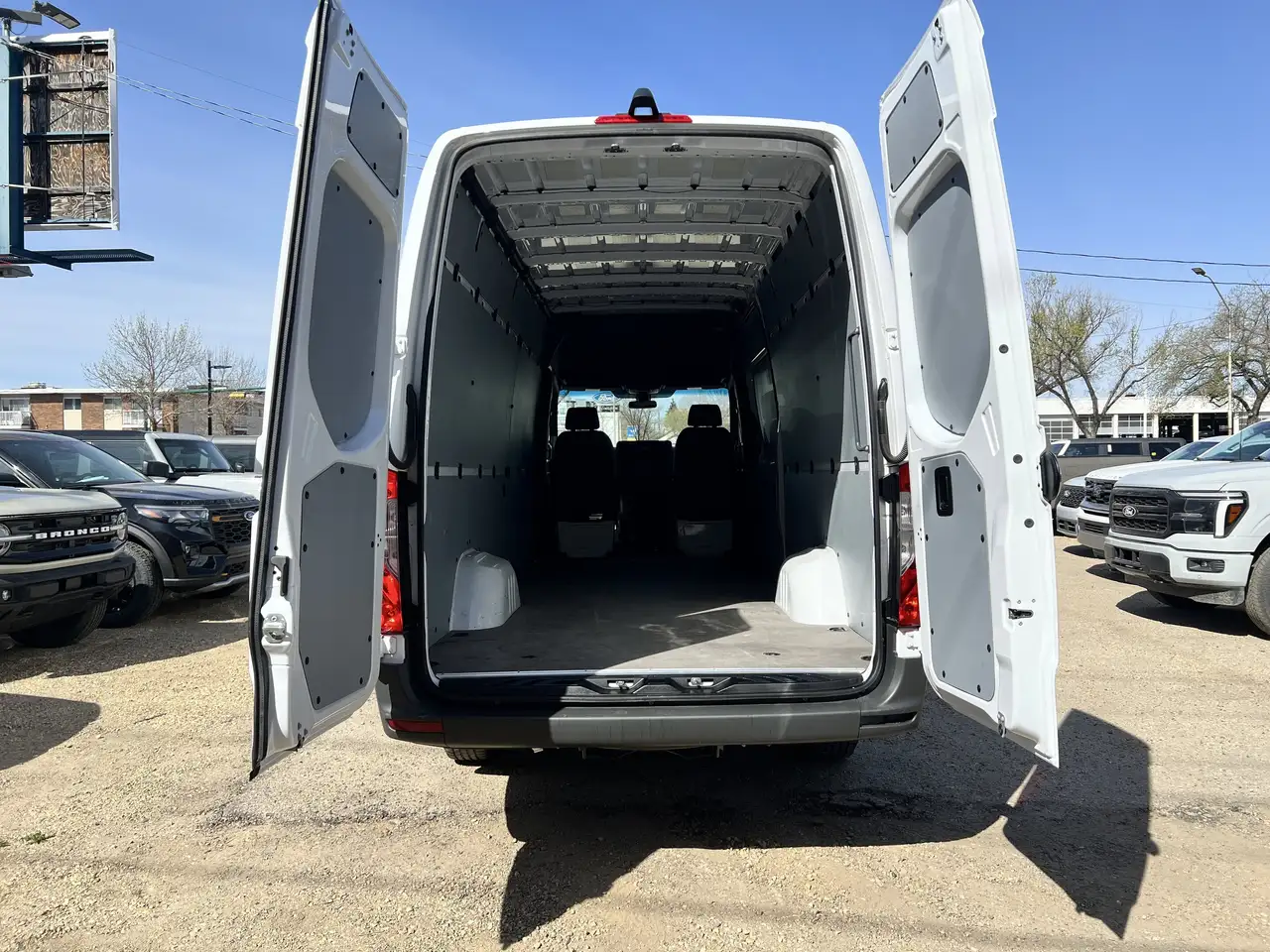 Mercedes-Benz Sprinter снимка Mercedes-Benz Sprinter
