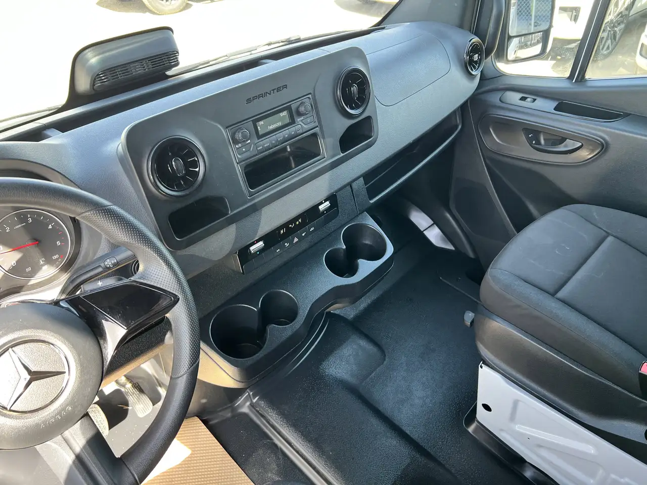 Mercedes-Benz Sprinter снимка Mercedes-Benz Sprinter