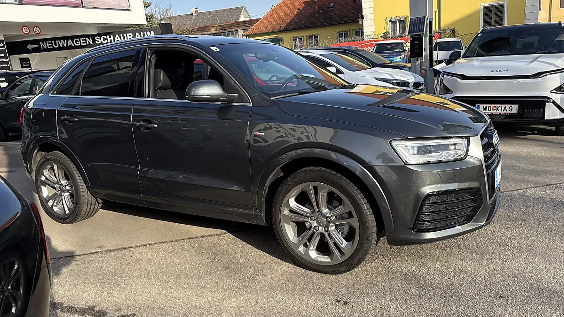 Audi Q3 2,0 TDI Sport quattro S-Line Panorama S-tronic Grau - 2