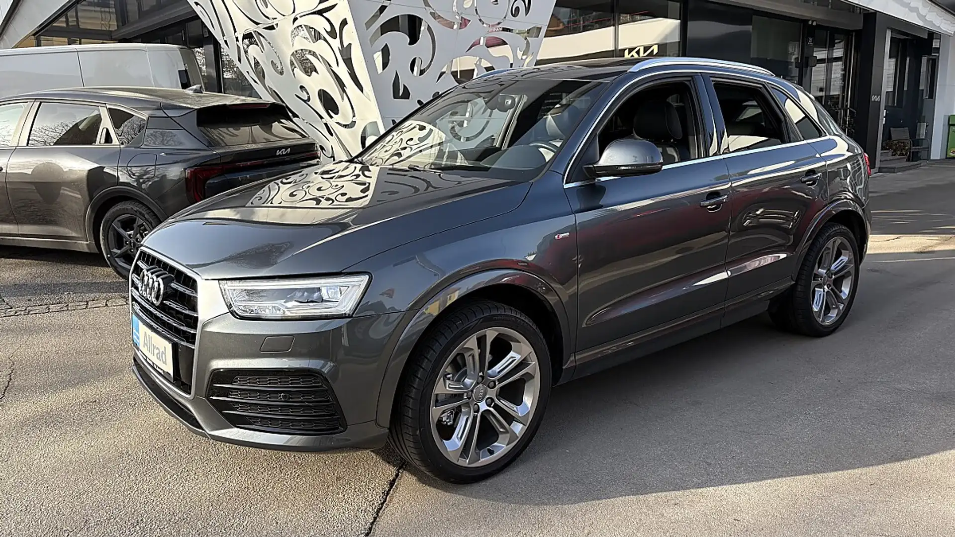 Audi Q3 2,0 TDI Sport quattro S-Line Panorama S-tronic Grau - 1
