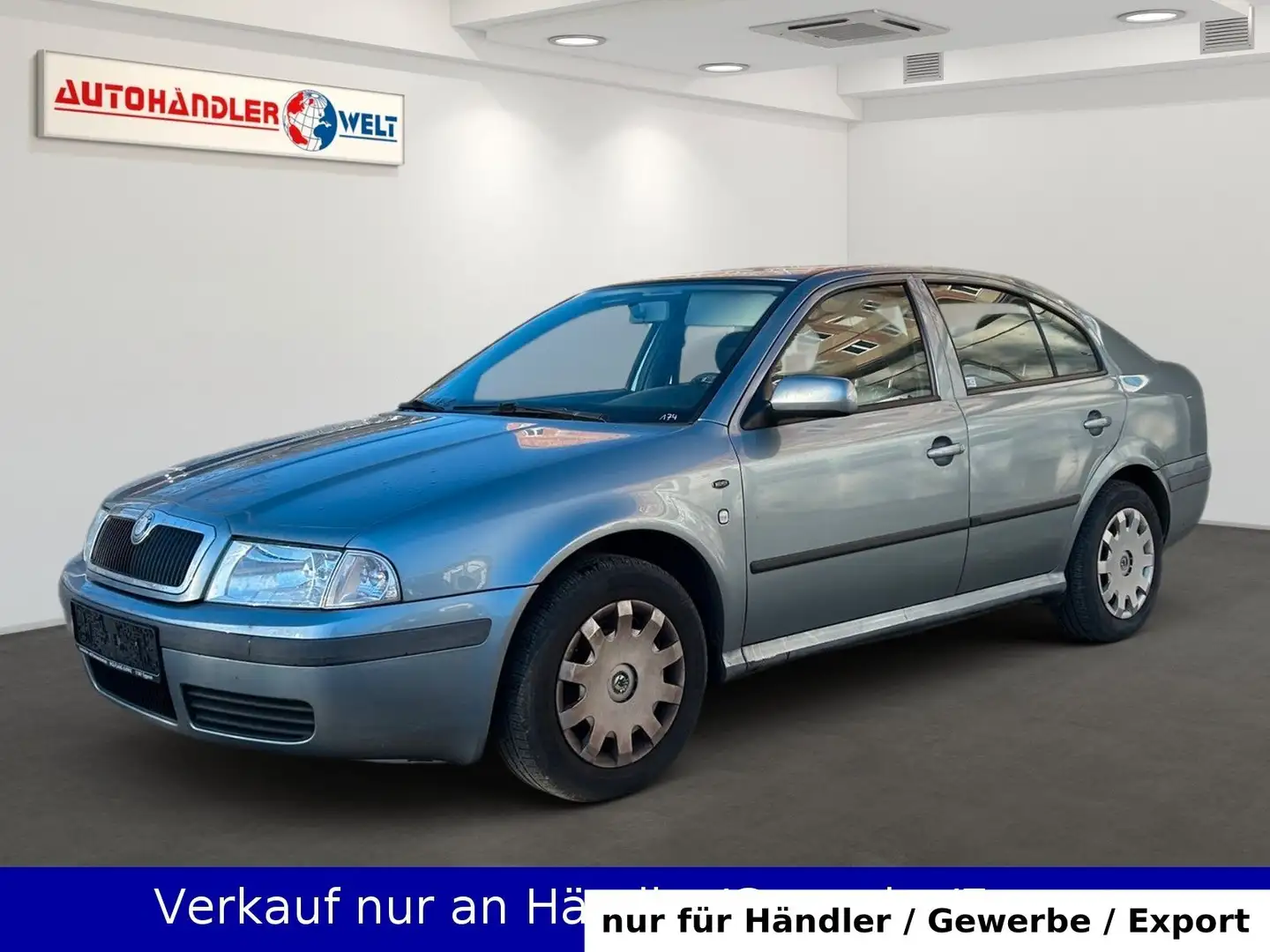 Skoda Octavia 1.6i Klimaautomatik AHK Grau - 1