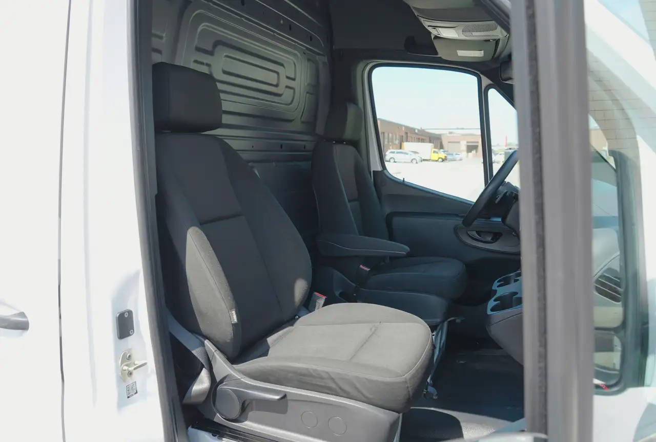 Mercedes-Benz Sprinter снимка Mercedes-Benz Sprinter