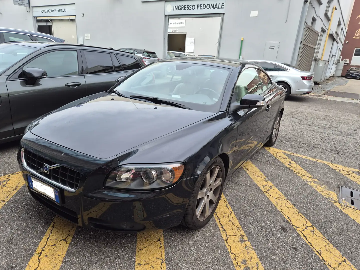 Volvo C70 C70 2.4 d5 Momentum Noir - 1