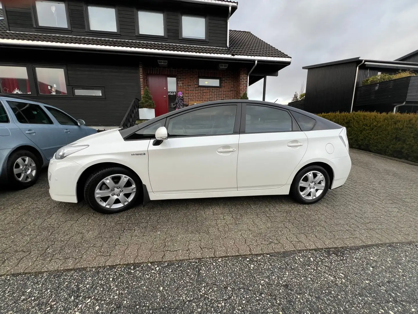 Toyota Prius 1.8 HSD Executive Blanco - 2