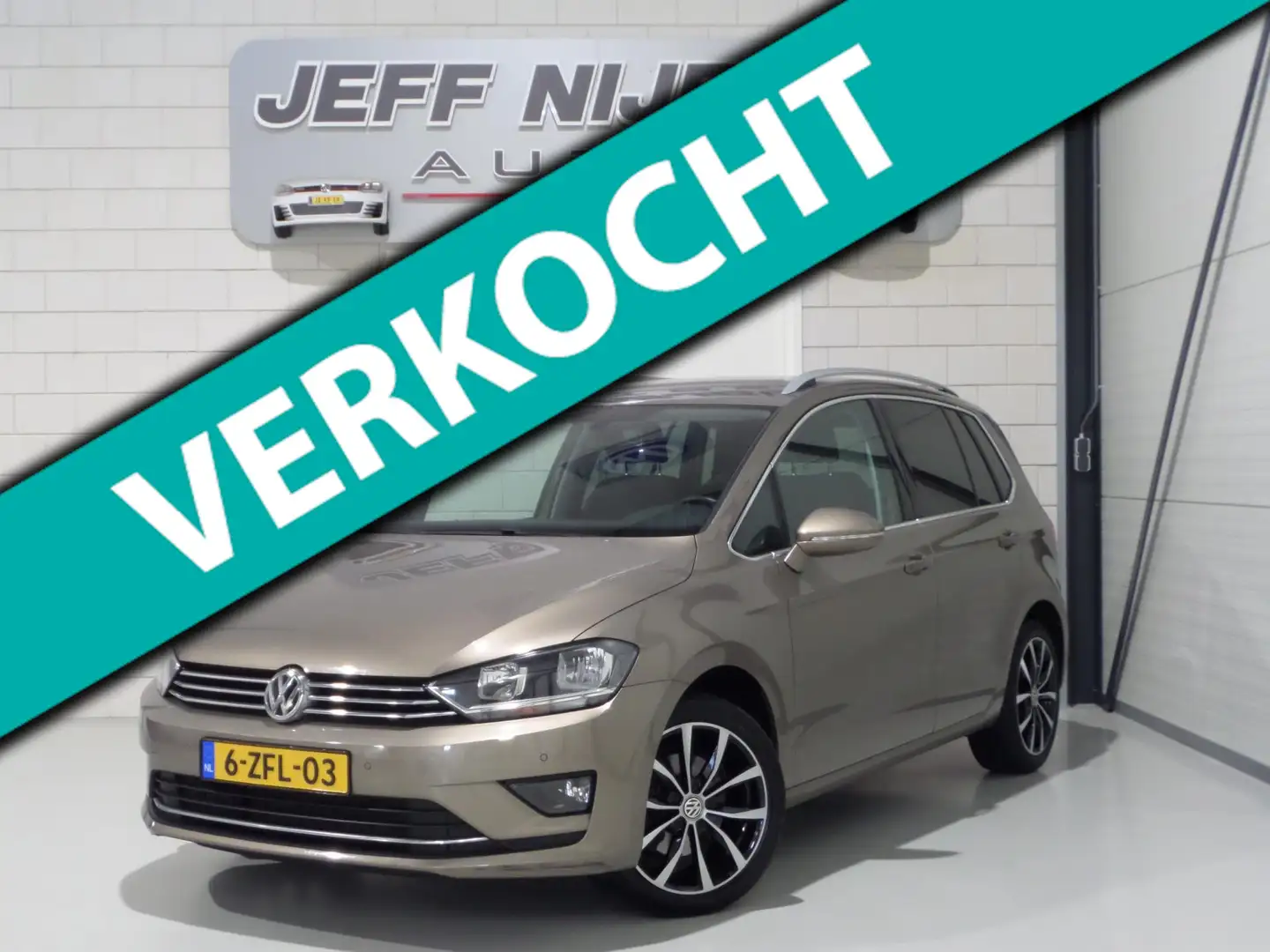 Volkswagen Golf Sportsvan 1.2 TSI Highline "Origineel NL!" Trekhaak Parkeers Beige - 1