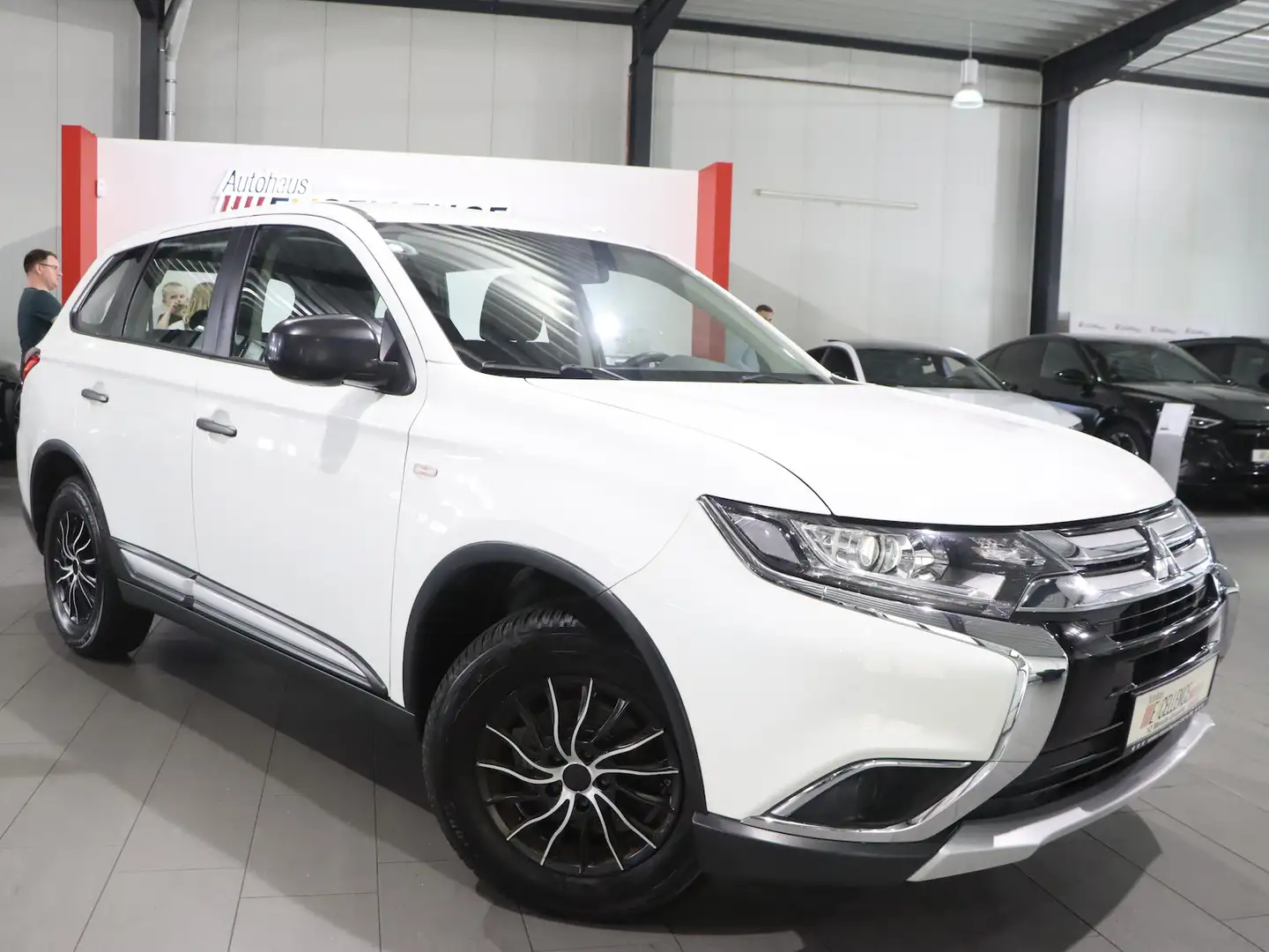 Mitsubishi Outlander 2.0 WHITE / TEMPOMAT / PDC / ABN.AHK Blanco - 2