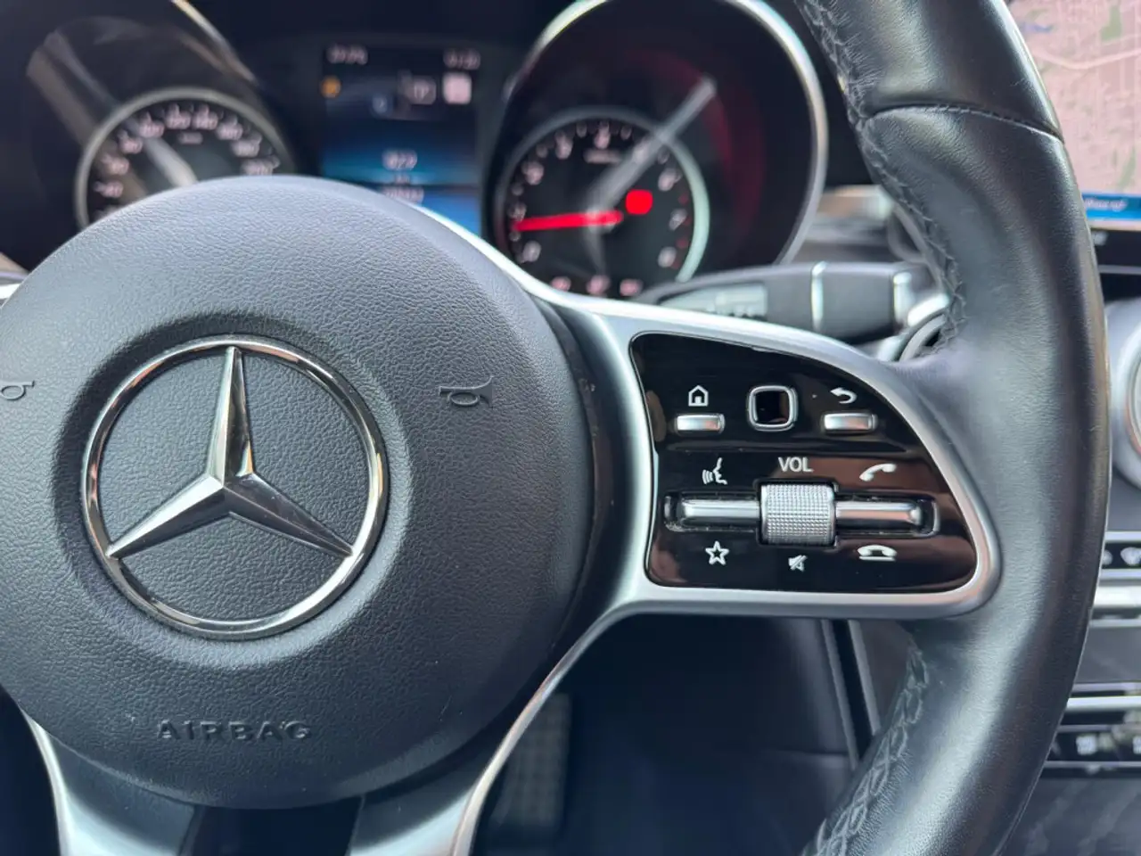 Mercedes-Benz GLC снимка Mercedes-Benz GLC