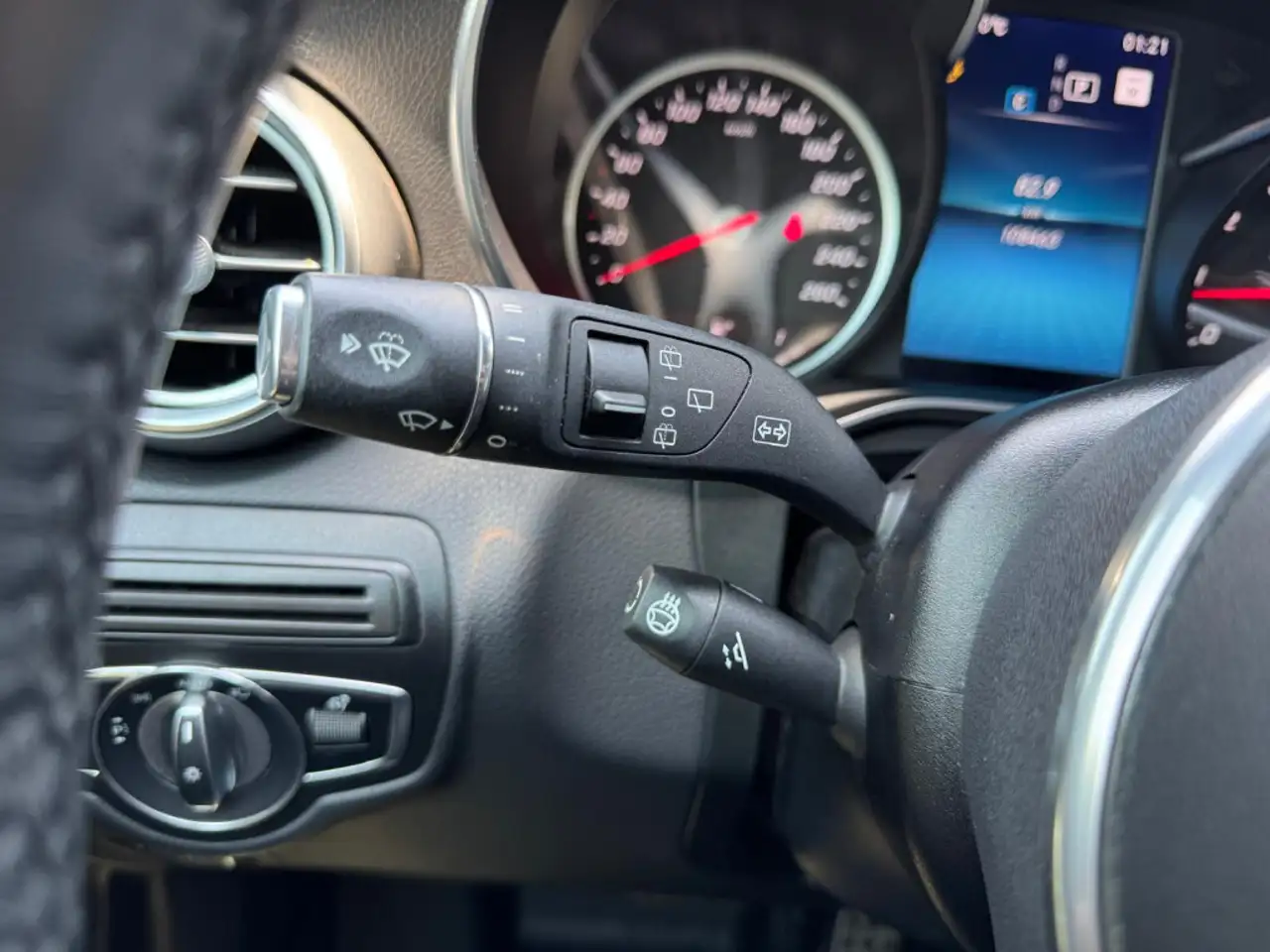 Mercedes-Benz GLC снимка Mercedes-Benz GLC