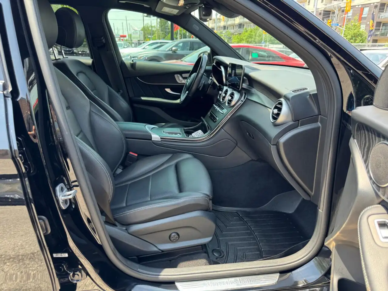 Mercedes-Benz GLC снимка Mercedes-Benz GLC