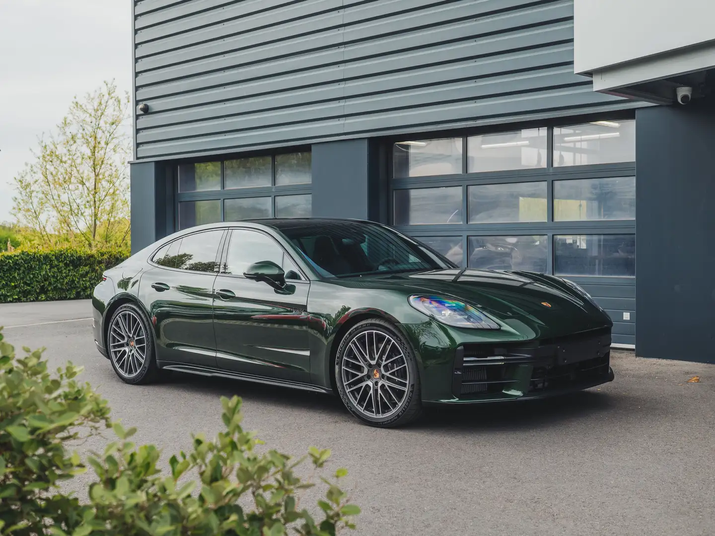 Porsche Panamera 4 E-Hybrid | SportDesign | Bose | ACC | 360* | 21" Green - 1