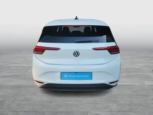 Volkswagen Id.3 view 5