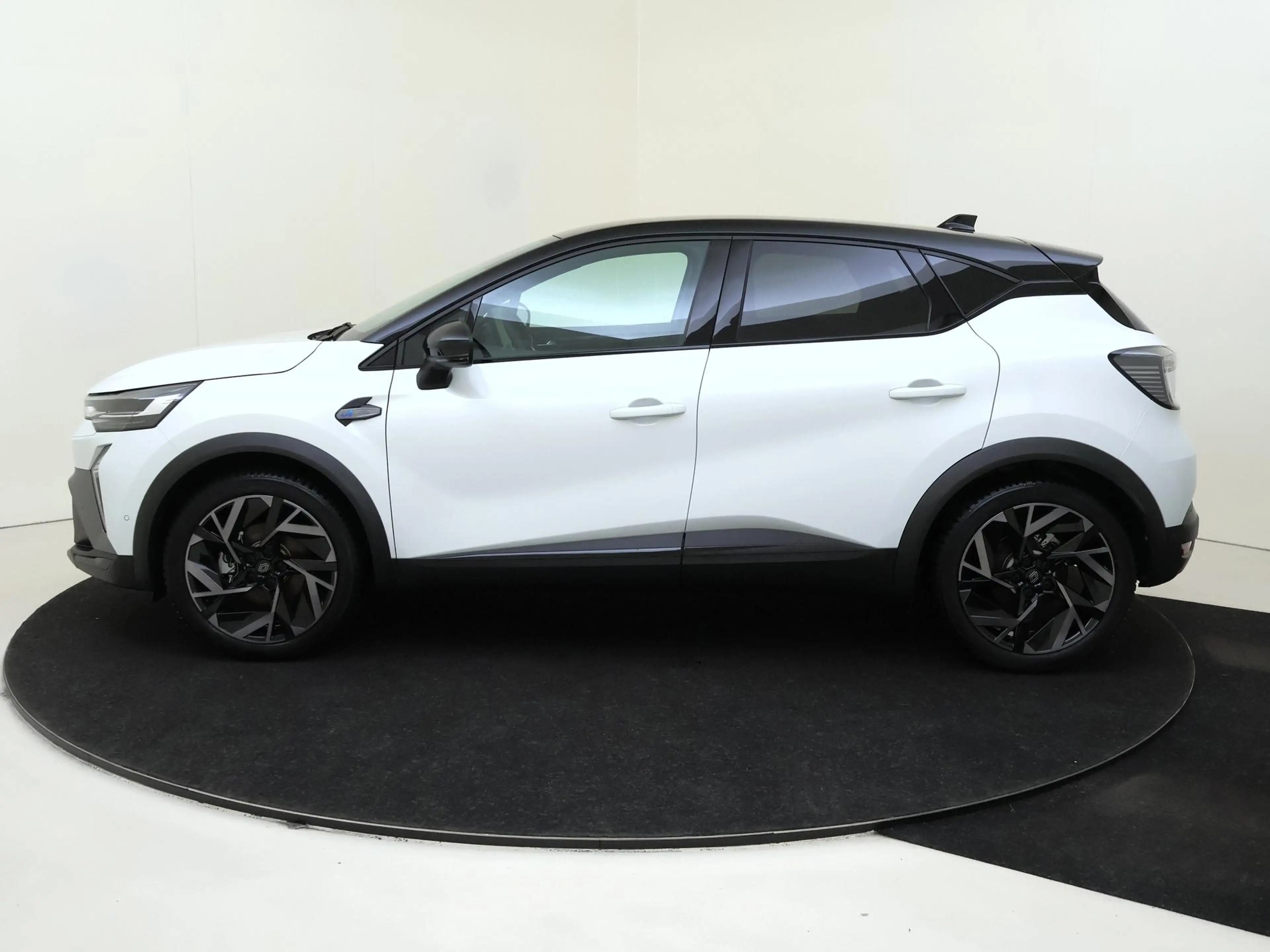 Renault Captur 1.6 E-Tech full hybrid 145 esprit Alpine | Automaa — photo 4