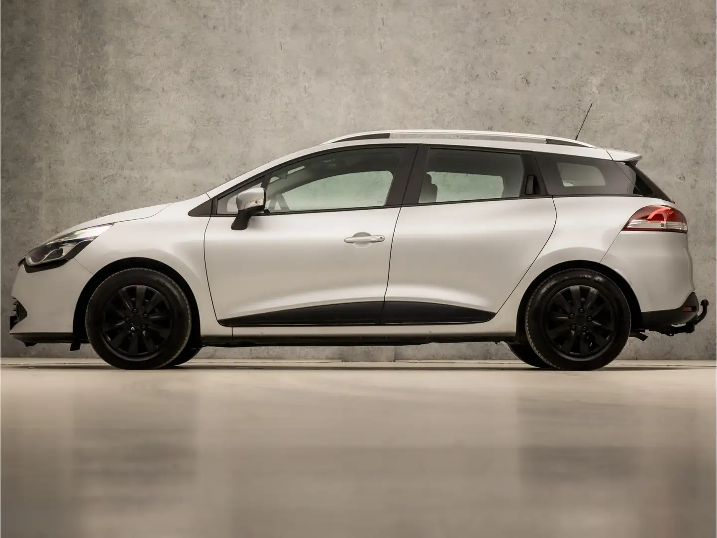 Renault Clio Estate 0.9 TCe Sport (NAVIGATIE, CRUISE, LM VELGEN Grijs - 2