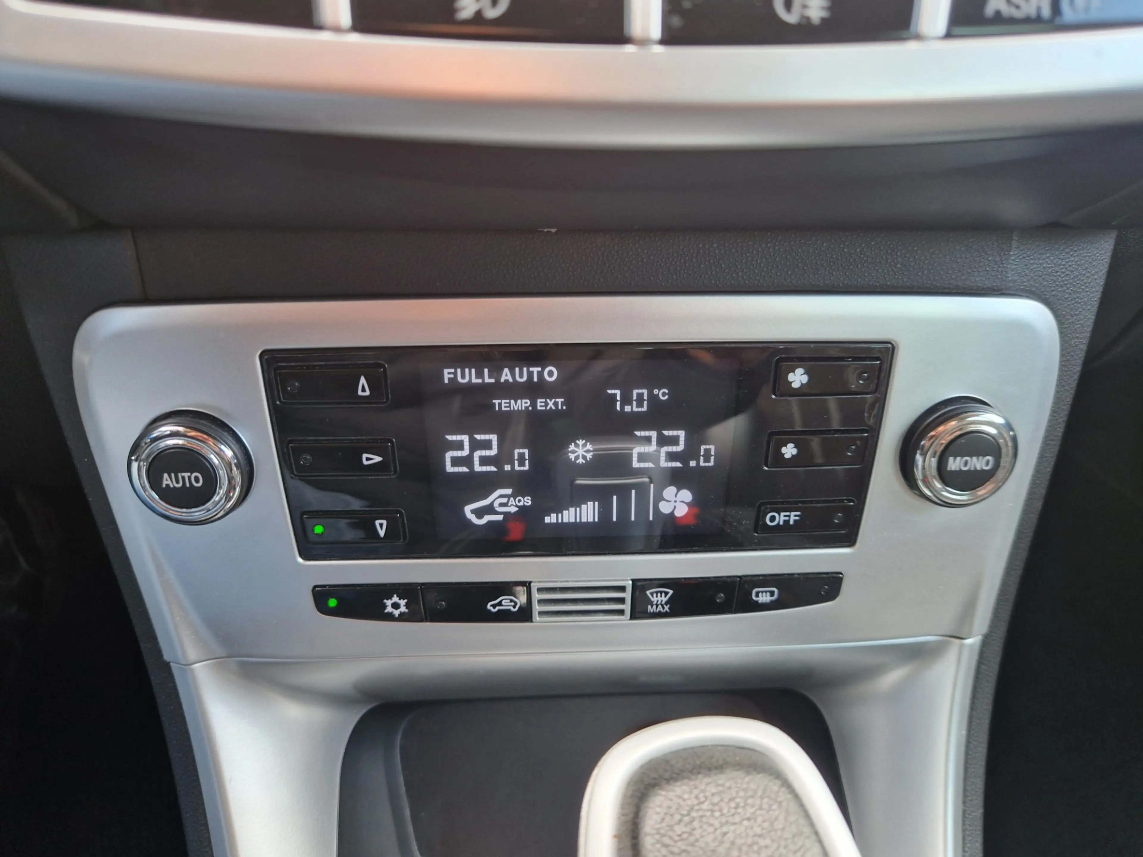 Lancia Delta 1.8-16V Di Platino Navigatie — photo 10