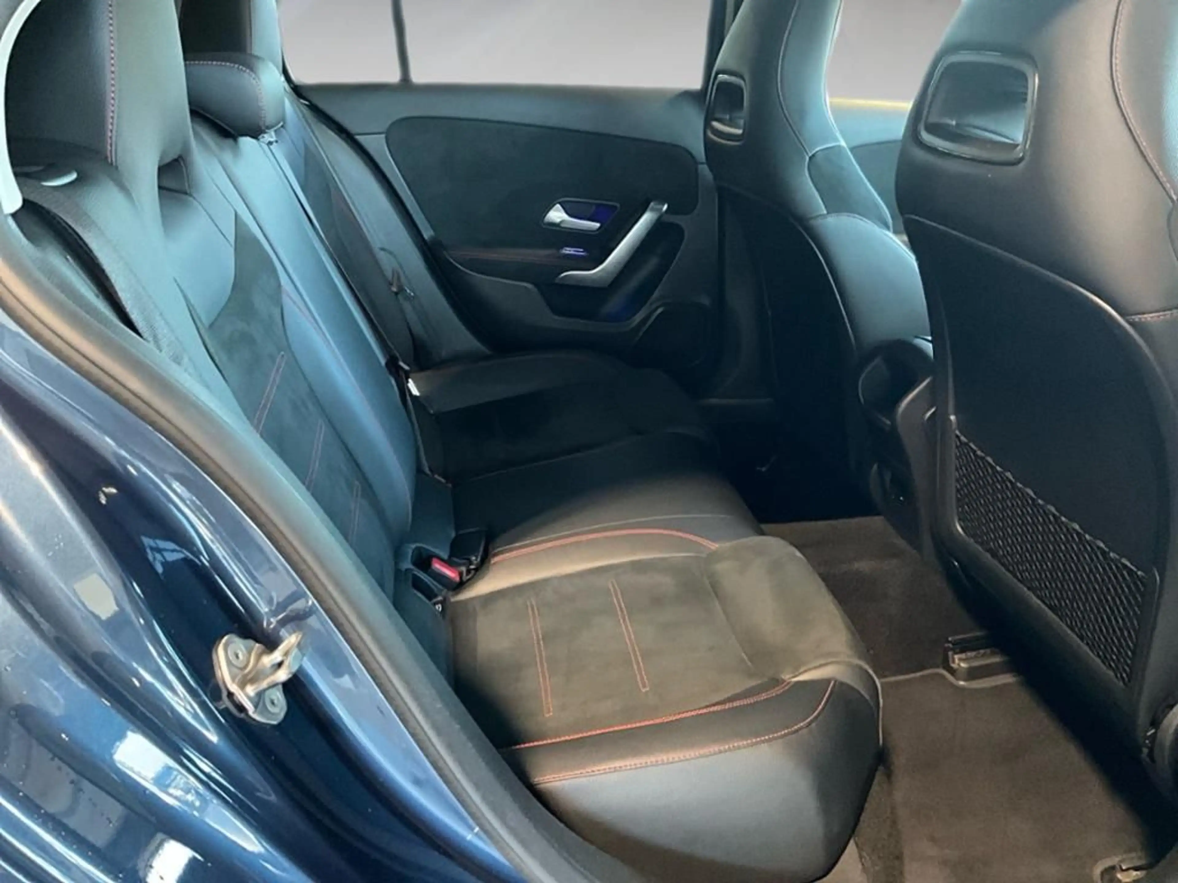 Mercedes-Benz A 180 AMG Line AUT Kam. KlimaA LED LM PDC SHZ — photo 11