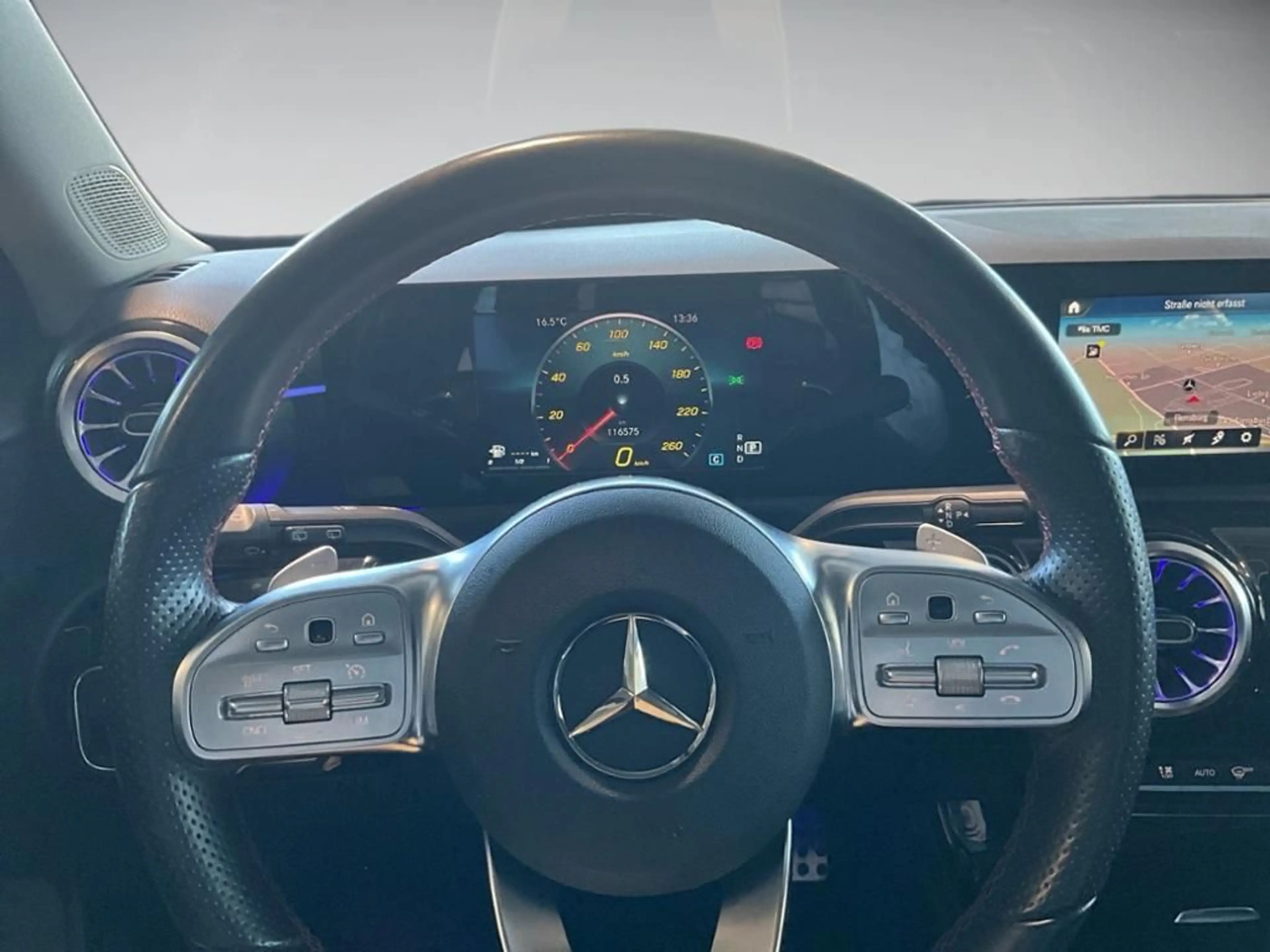 Mercedes-Benz A 180 AMG Line AUT Kam. KlimaA LED LM PDC SHZ — photo 12