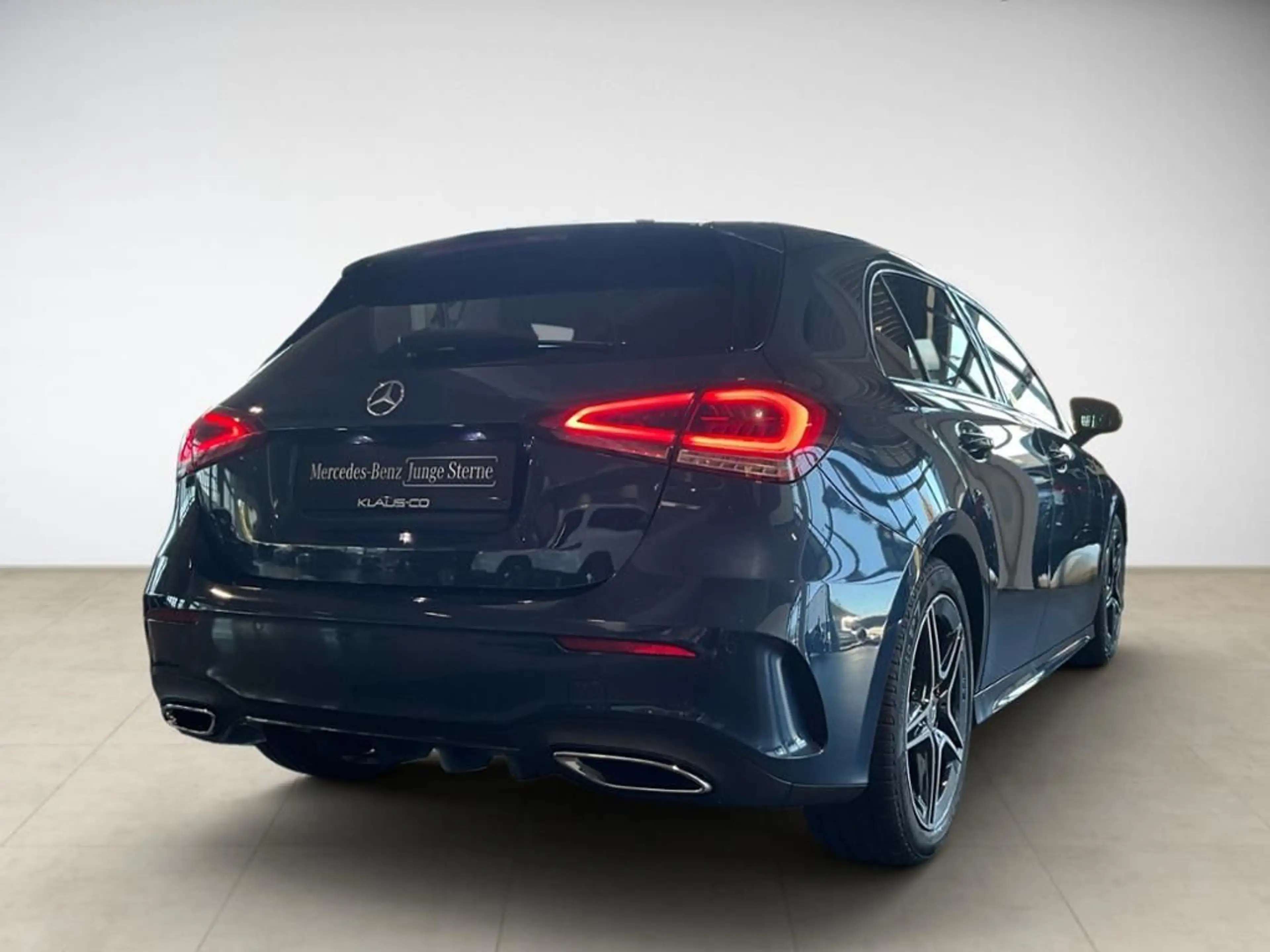 Mercedes-Benz A 180 AMG Line AUT Kam. KlimaA LED LM PDC SHZ — photo 4